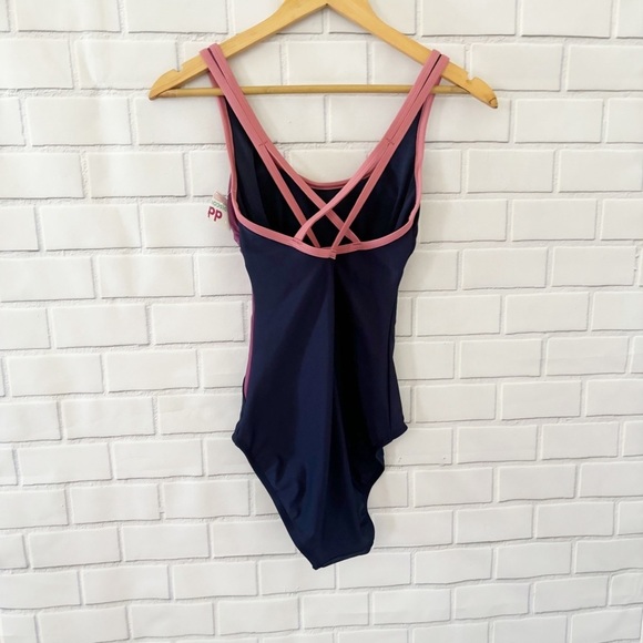 All in motion Colorblock One Piece Swimsuit Size XS NWOT - Picture 2 of 10